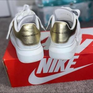 Alexander McQueen’s sneakers in Like-New condition.